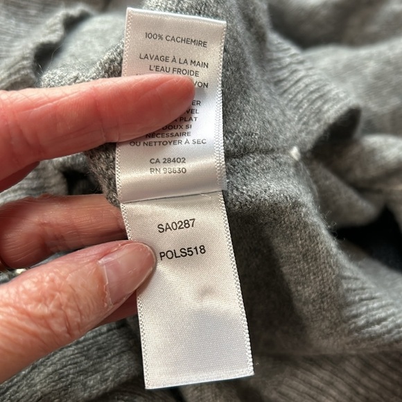 Leo and Sage Cashmere V Neck Tunic Sweater Gray Soft Cozy Revolve Sz XS - Picture 6 of 8